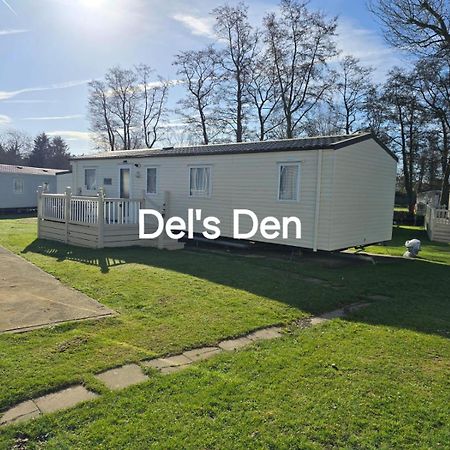 Del'S Den Lakeside Weeley Bridge Ngoại thất bức ảnh