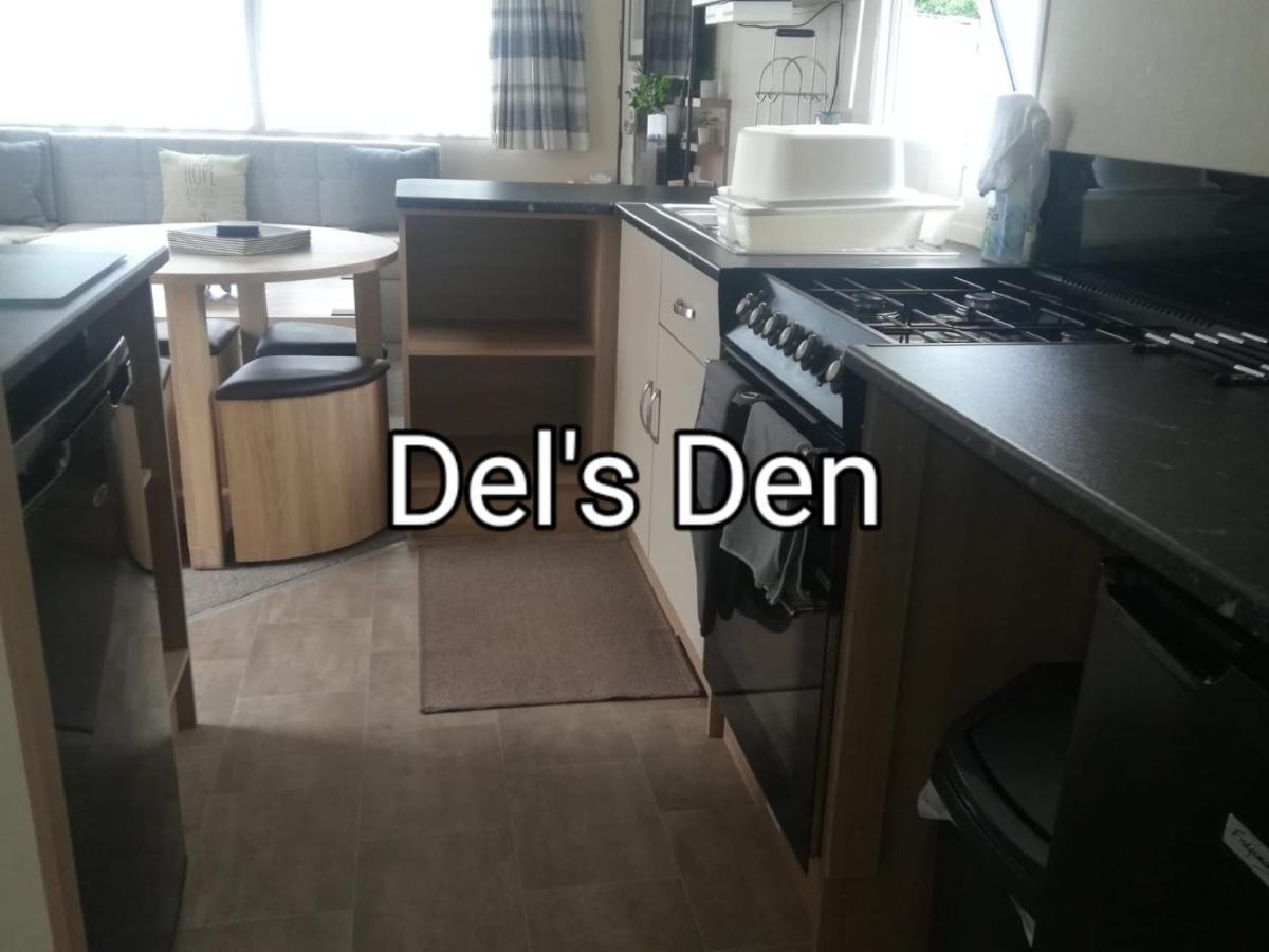 Del'S Den Lakeside Weeley Bridge Ngoại thất bức ảnh