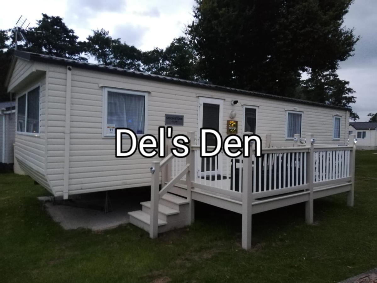 Del'S Den Lakeside Weeley Bridge Ngoại thất bức ảnh