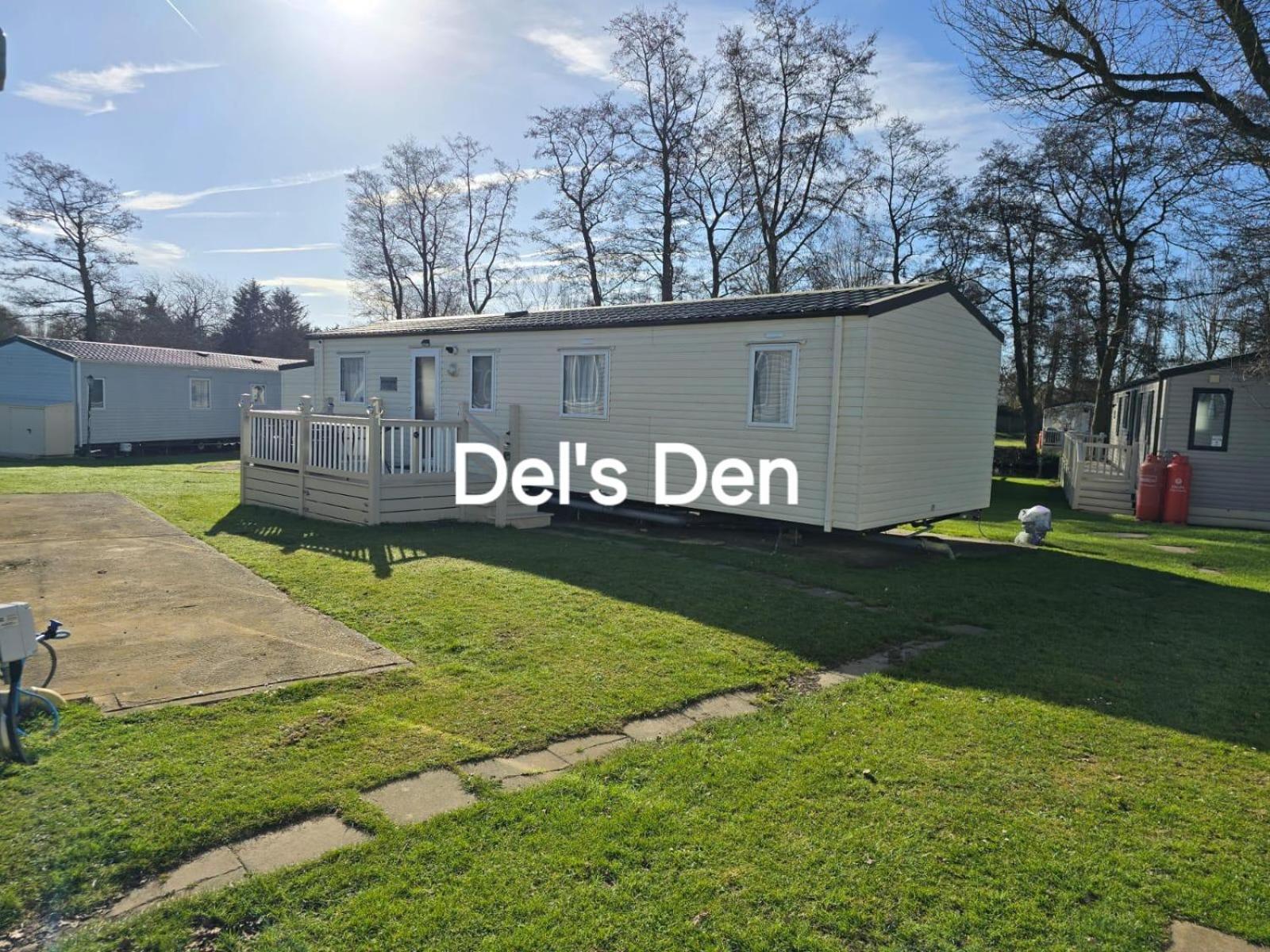 Del'S Den Lakeside Weeley Bridge Ngoại thất bức ảnh